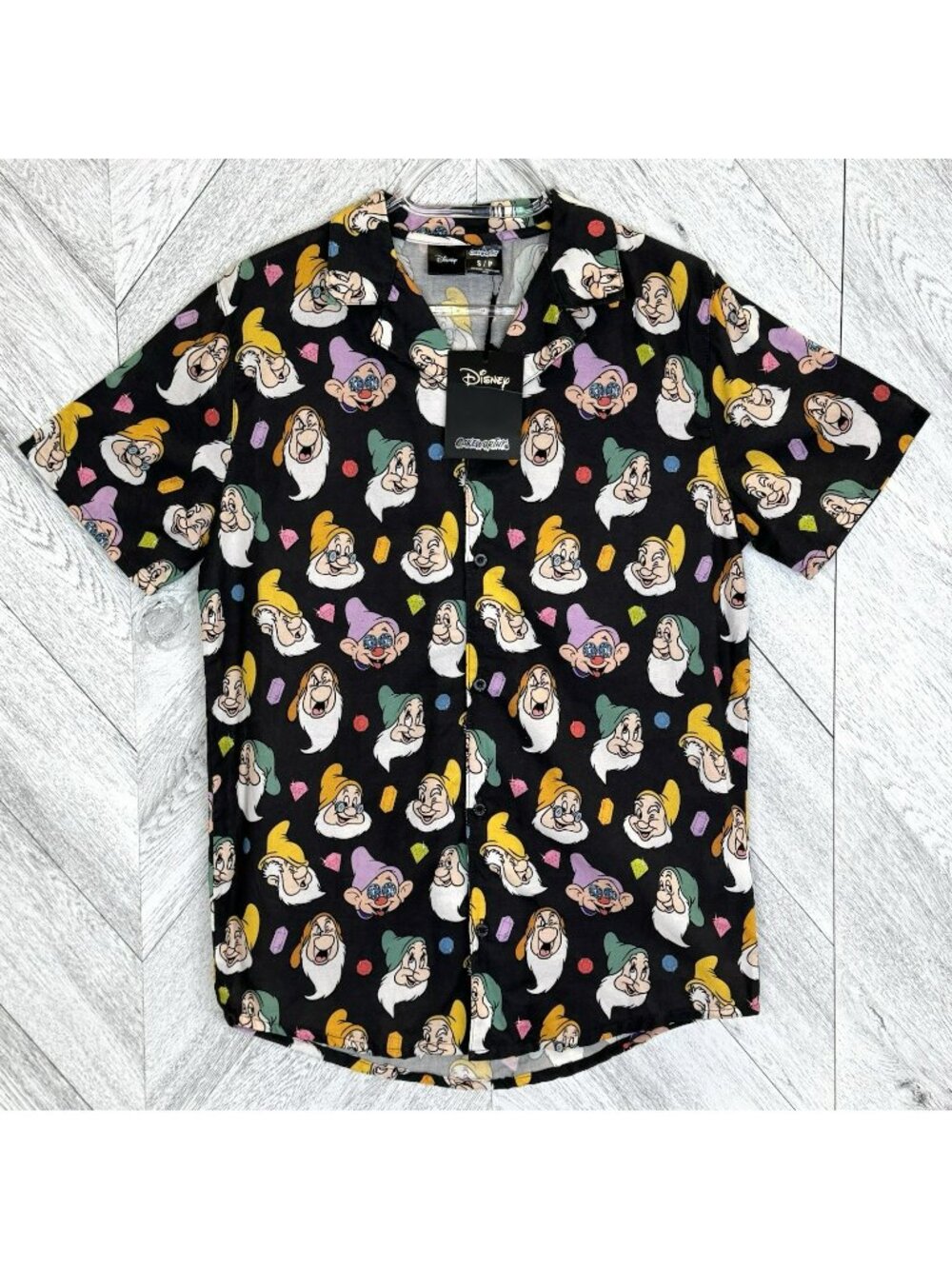 Cakeworthy x Disney Snow White Seven Dwarfs Button Up Shirt Small Unisex NWT NEW